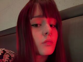 live chatroom MaeveLith