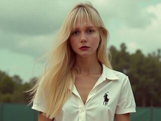 naked webcamgirl MagalyRemsen