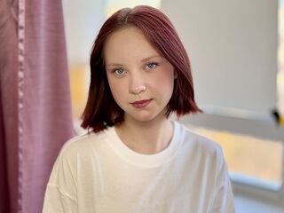 free nude live show MaisieMundhenk