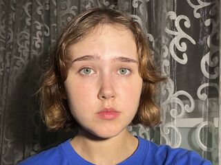 camslut topless MariaSavastru
