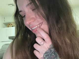 camgirl showing pussy MaudetteJean