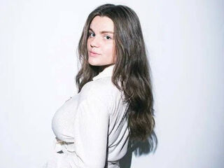 mastubating web cam girl MelaniMell