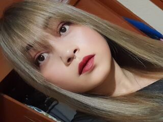 live webcam performer MercellaMorelli