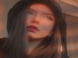 chat room picture MilaLyra