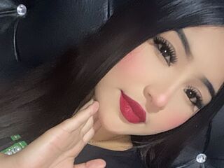 camslut showing tits NaharaGraces