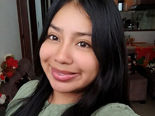 webcamgirl chat room NoaBaker