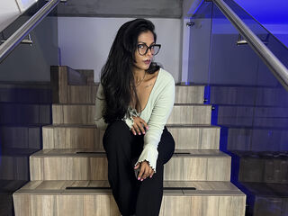 topless camgirl OliviaLezama