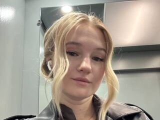 camgirl masturbating with vibrator PortiaFukushima