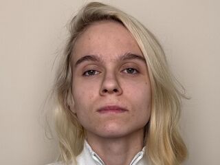 naked webcamgirl picture PoulaShade