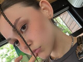 beautiful webcamgirl RebbecaKennemer