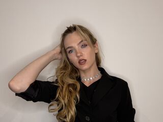camgirl playing with sextoy RubyMoore