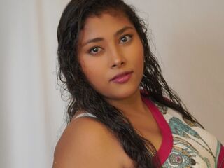 beautiful webcamgirl SiryenayHill