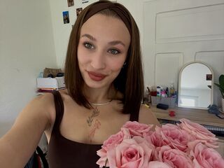 cam girl playing with sextoy SophieMadsen