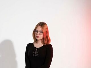 sexy webcamgirl SuzanGoldstein