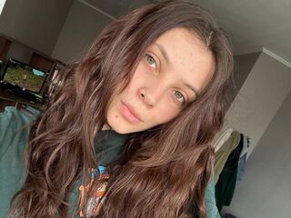 cam slut chat SuzieMayers
