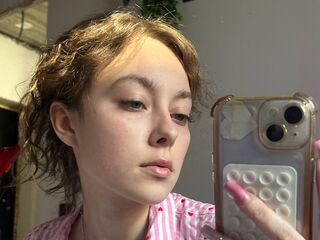 nude gamgirl ThuyThorstad