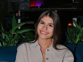 girl cam naked TiaBeumer