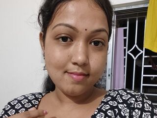 camslut masturbating TrishaSaha