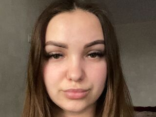 camwhore fingering shaved pussy TwilaKohel