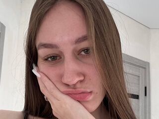 masturbating camgirl VeraScott