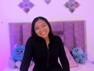 hot cam girl spreading pussy YinethMontenegro
