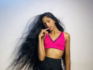 camslut showing pussy ZaraElina